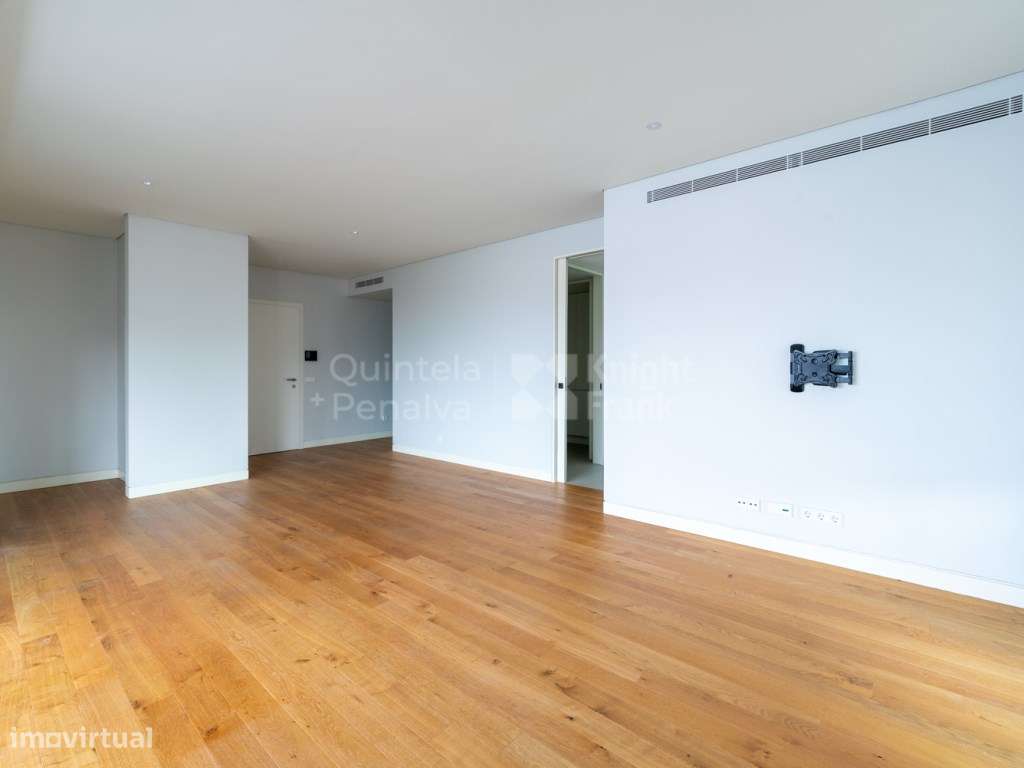 Apartamento T4 para arrendamento sem móveis em Santo António - Grande imagem: 3/32