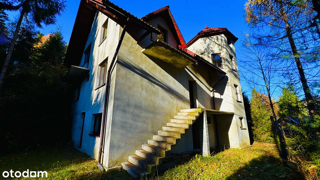 Dom z muminkową wieżą 330m2 wkoło las blisko rzeka BRENNA CENTRUM-3