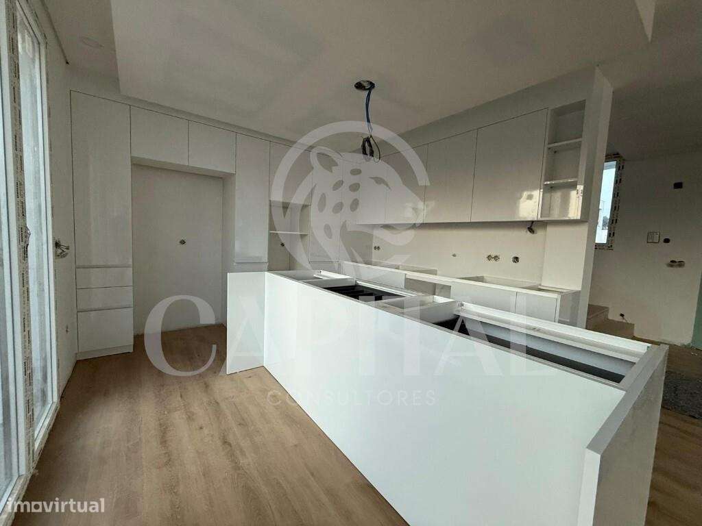 Moradia V3 Isolada com Piscina – Nova – Abrunheira-25