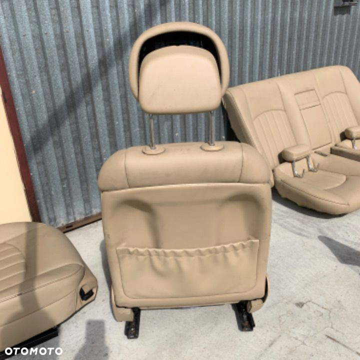 Mercedes CLS 219 beżowe fotele kanapa beż grzane - 9