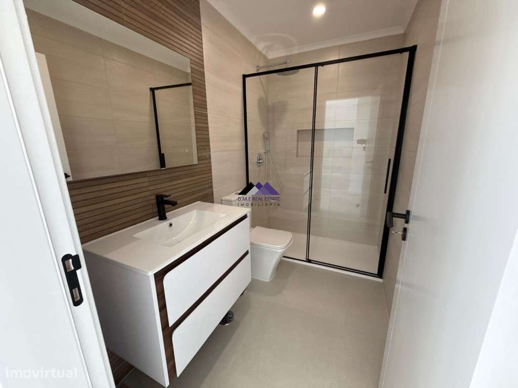 Moradia V3 com Garagem e Piscina a Estrear-37