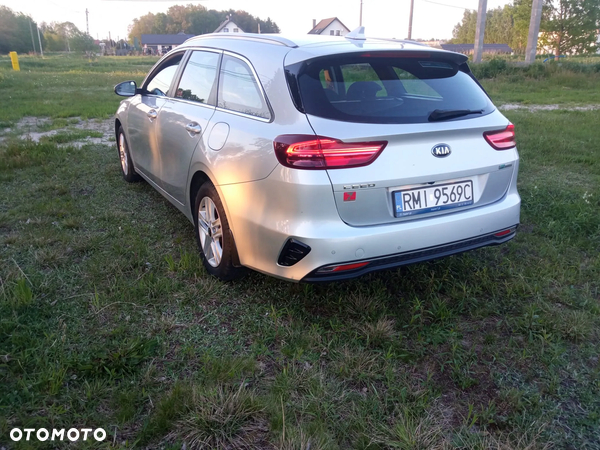 Kia Ceed 1.6 CRDi mHEV Business Line DCT - 3