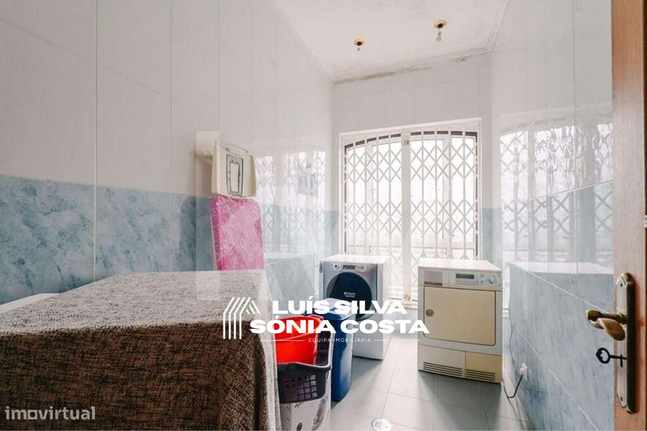 Moradia Independente T6 c/ Anexos, Armazém e Terreno p/ Construção-15