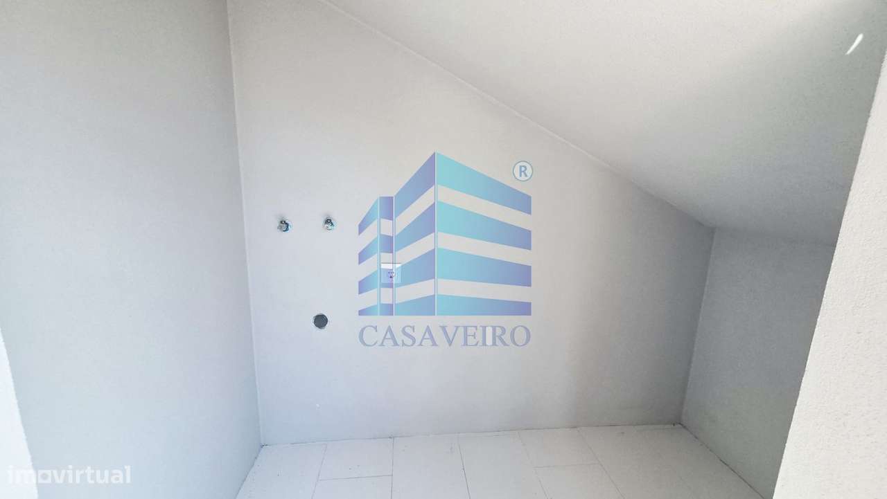 Apartamento T2 Duplex com terraço  centro de Esgueira-24