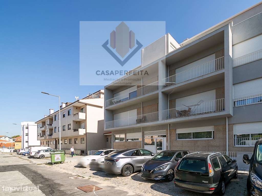 Apartamento T1 Novo com Varanda Ampla e Lugar de Garagem - Oliveira...-30