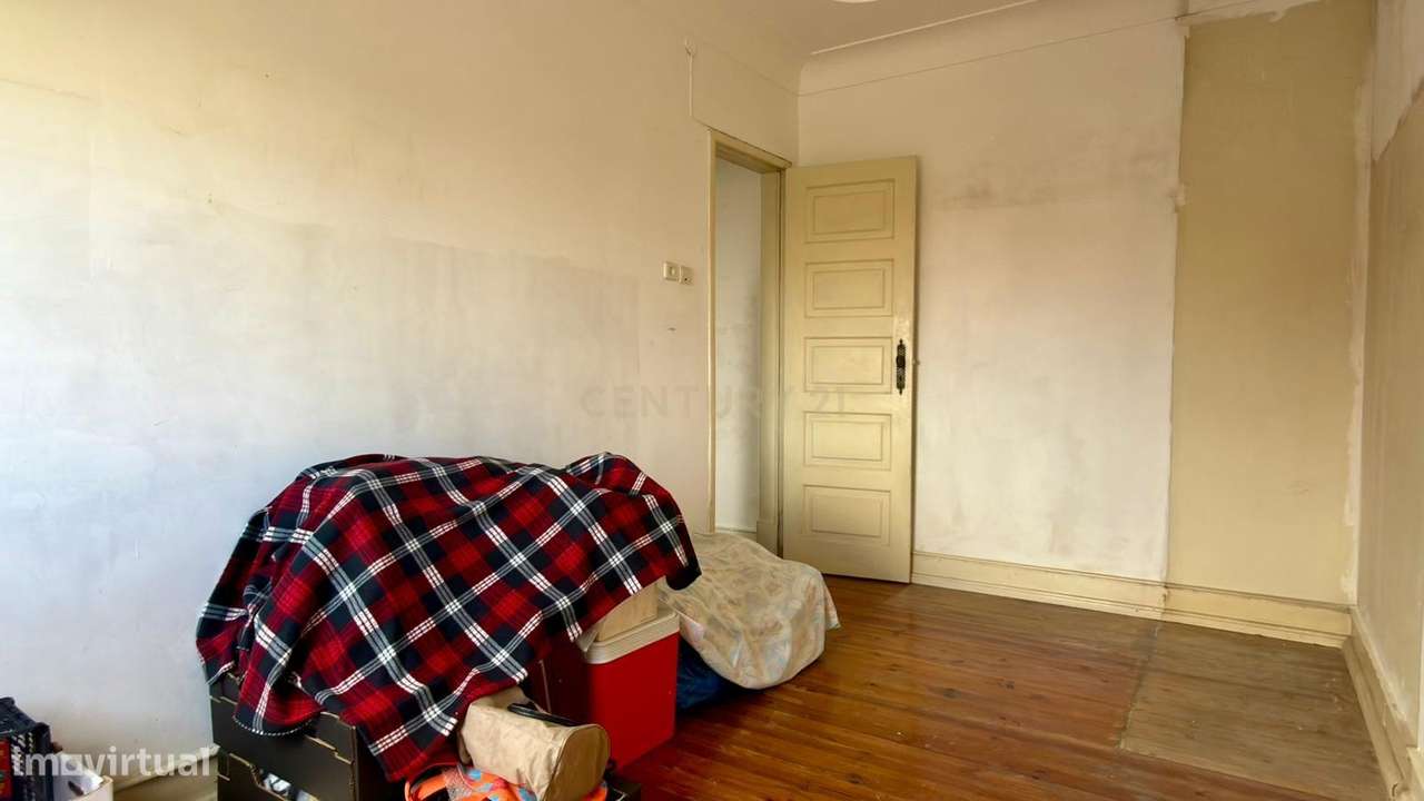 Apartamento T2 para Remodelação, Centro de Almada-6