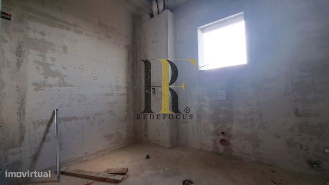 Moradia nova com piscina em Santa Maria de Lamas-15