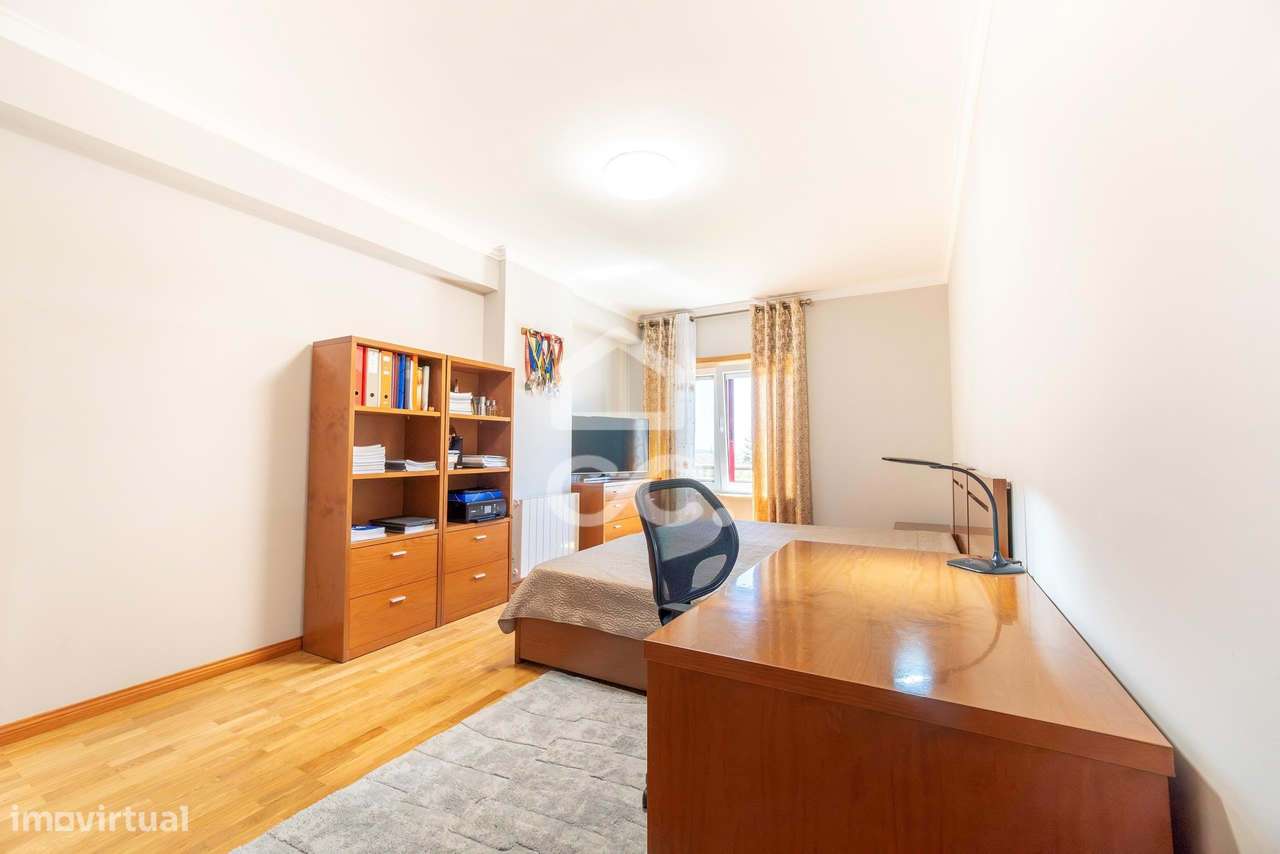 Apartamento T2 no Centro de Cacém-23