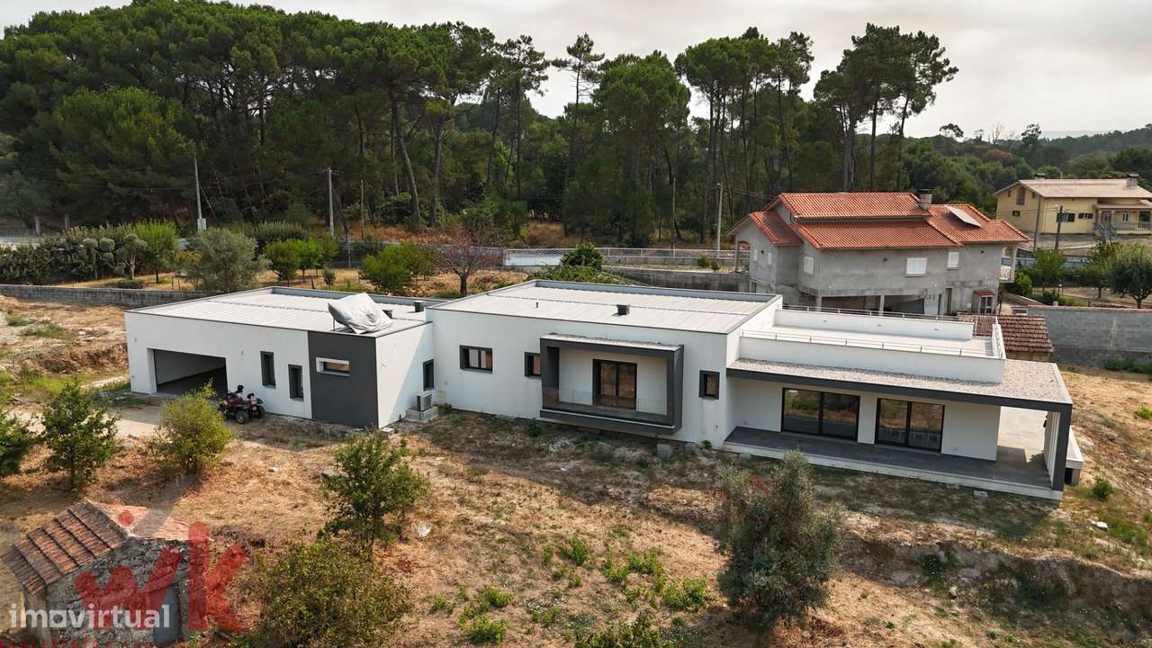 Moradia Nova T4+1 com Terreno-52