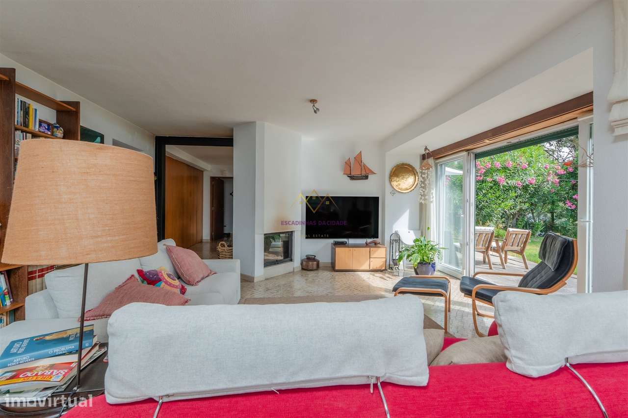 Moradia única à venda numa das melhores ruas de Oeiras-11