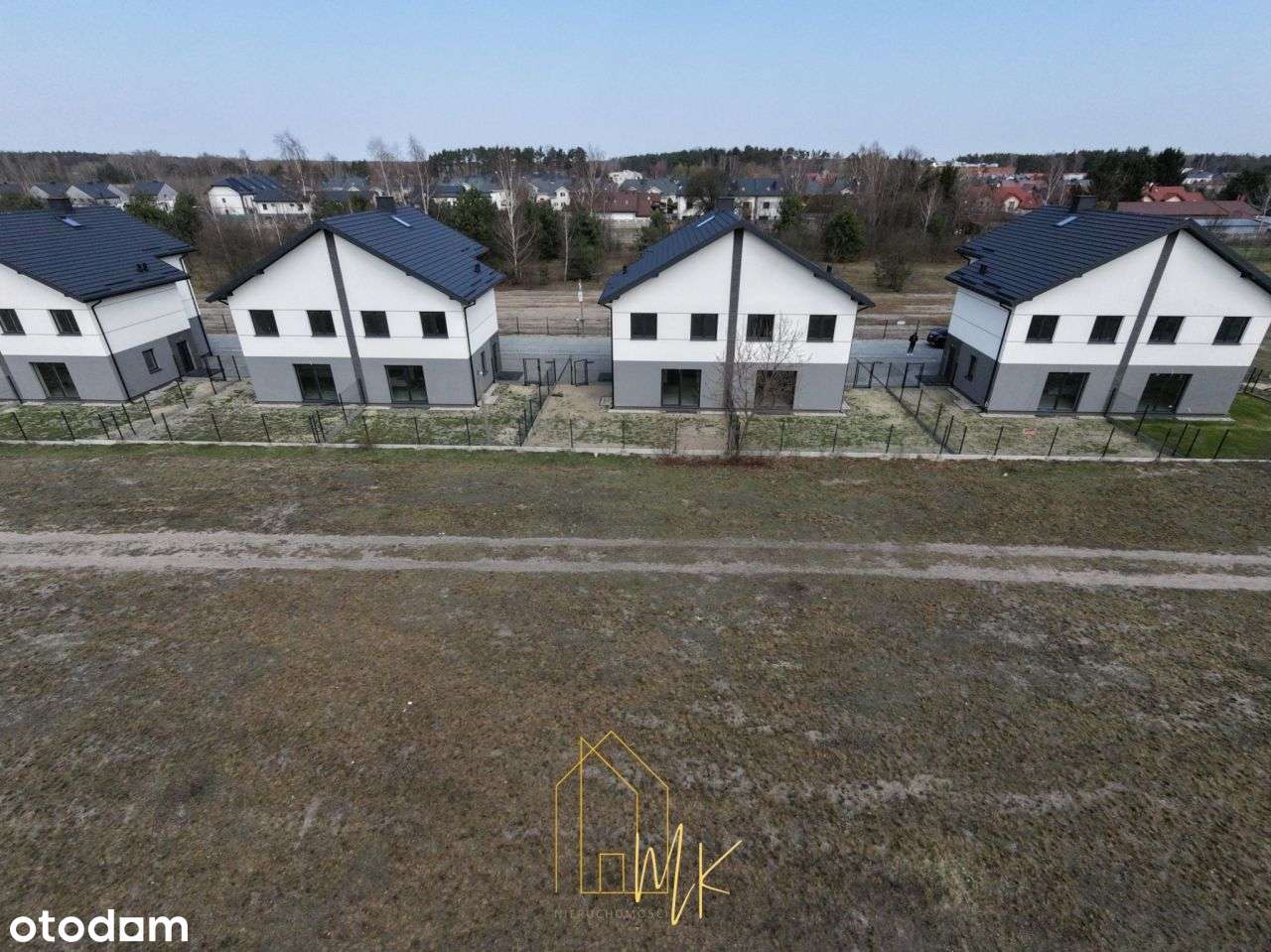 bliźniak 4 pokoje/ 2 miejsca postojowe/ ogrodzone-9