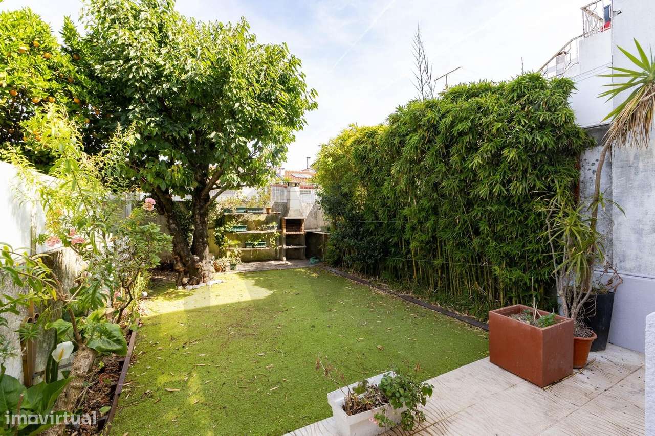 Moradia T3 Geminada de 3 Pisos com Jardim, Garagem em  Guifões, Matosi-22