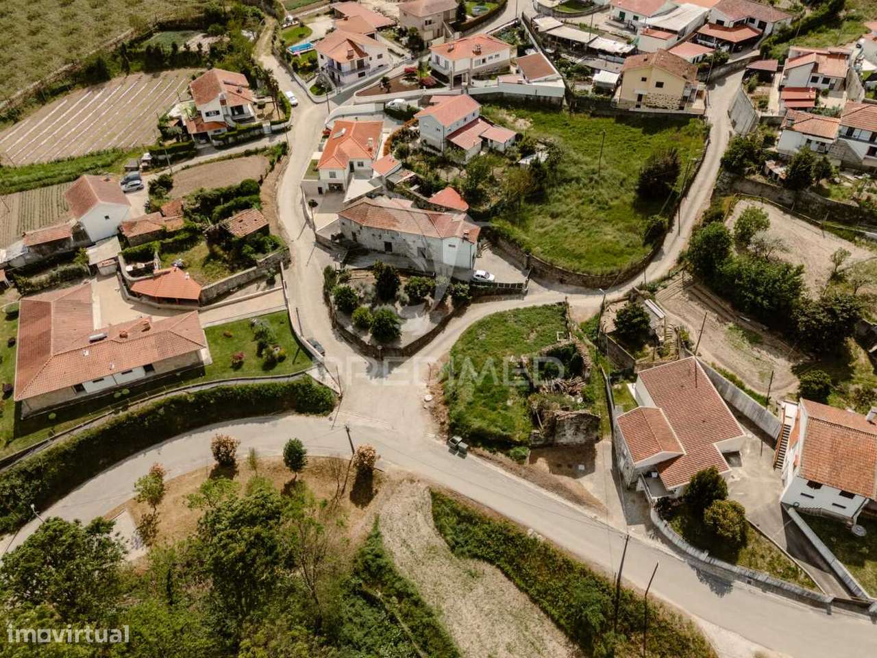 Terreno com Ruína em Pombeiro - Grande imagem: 3/9
