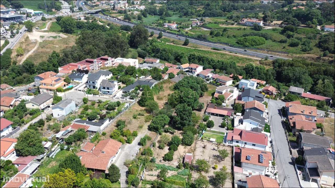 Quintinha T4 centro  de Paredes.-31