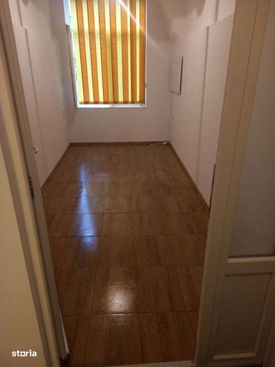 Spatiu de inchiriat pe CENTRU - Imagine principală: 2/12