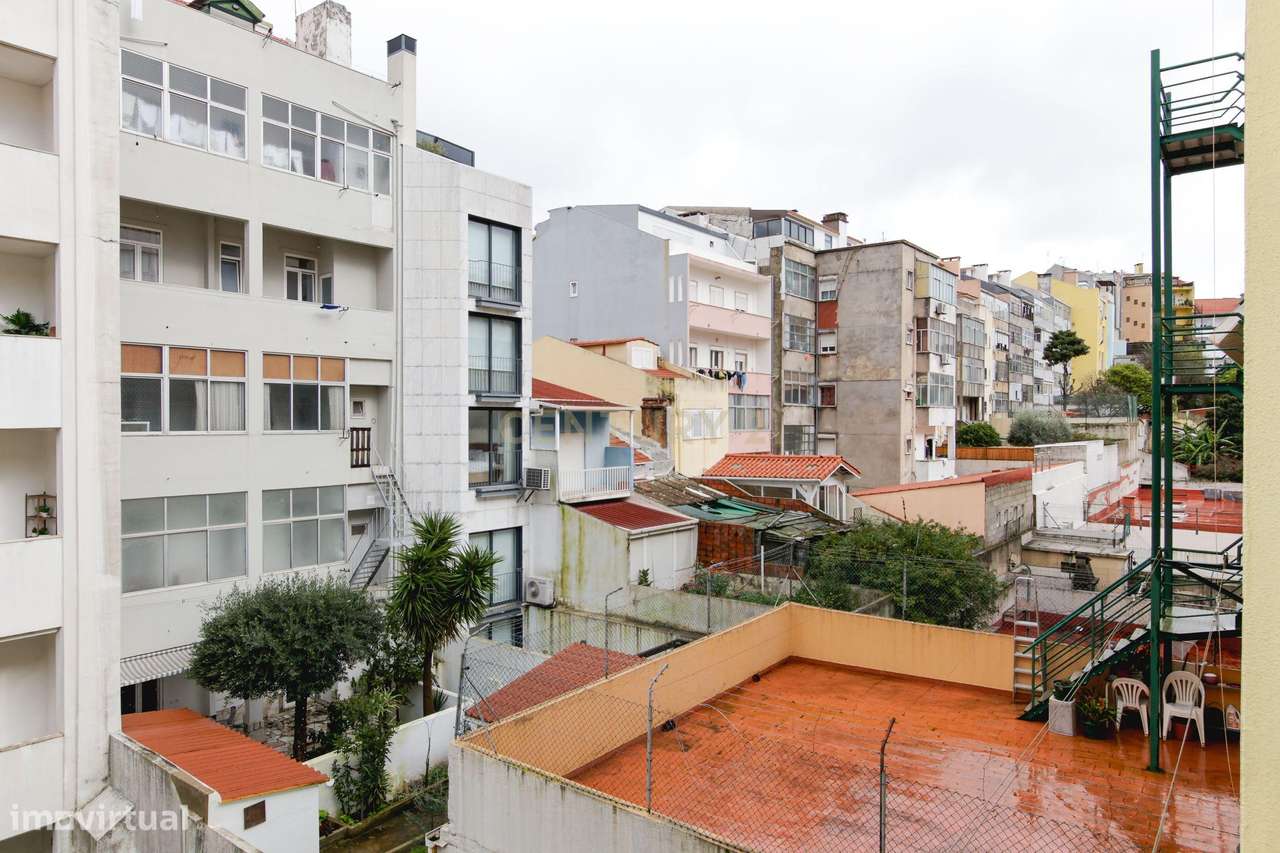 T7 com 200 m² para reabilitação| Elevado potencial de investimento no-25
