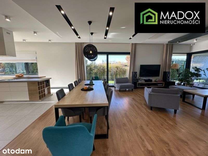 Dom, 240,82 m², Konopiska-3