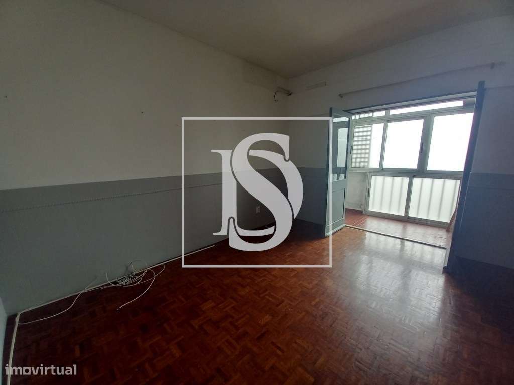 Apartamento T2 Remodelado no Coração do Montijo-8