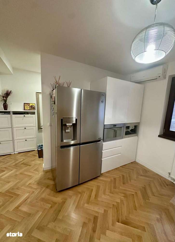 Casa Trend Residence in careu inchis cu piscina - Imagine principală: 5/16