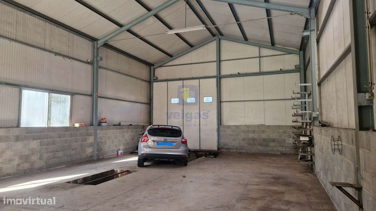 Armazém sito em Arrabal a cerca de 12 kms de Leiria e 15 kms de Fátima - Grande imagem: 5/20