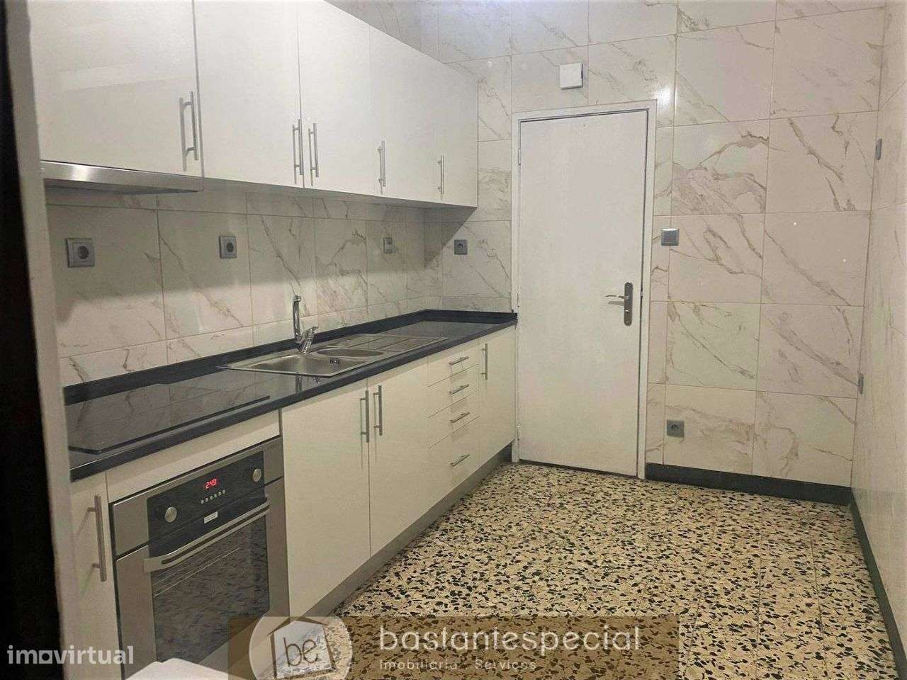 Prédio SJMadeira - Grande imagem: 2/5