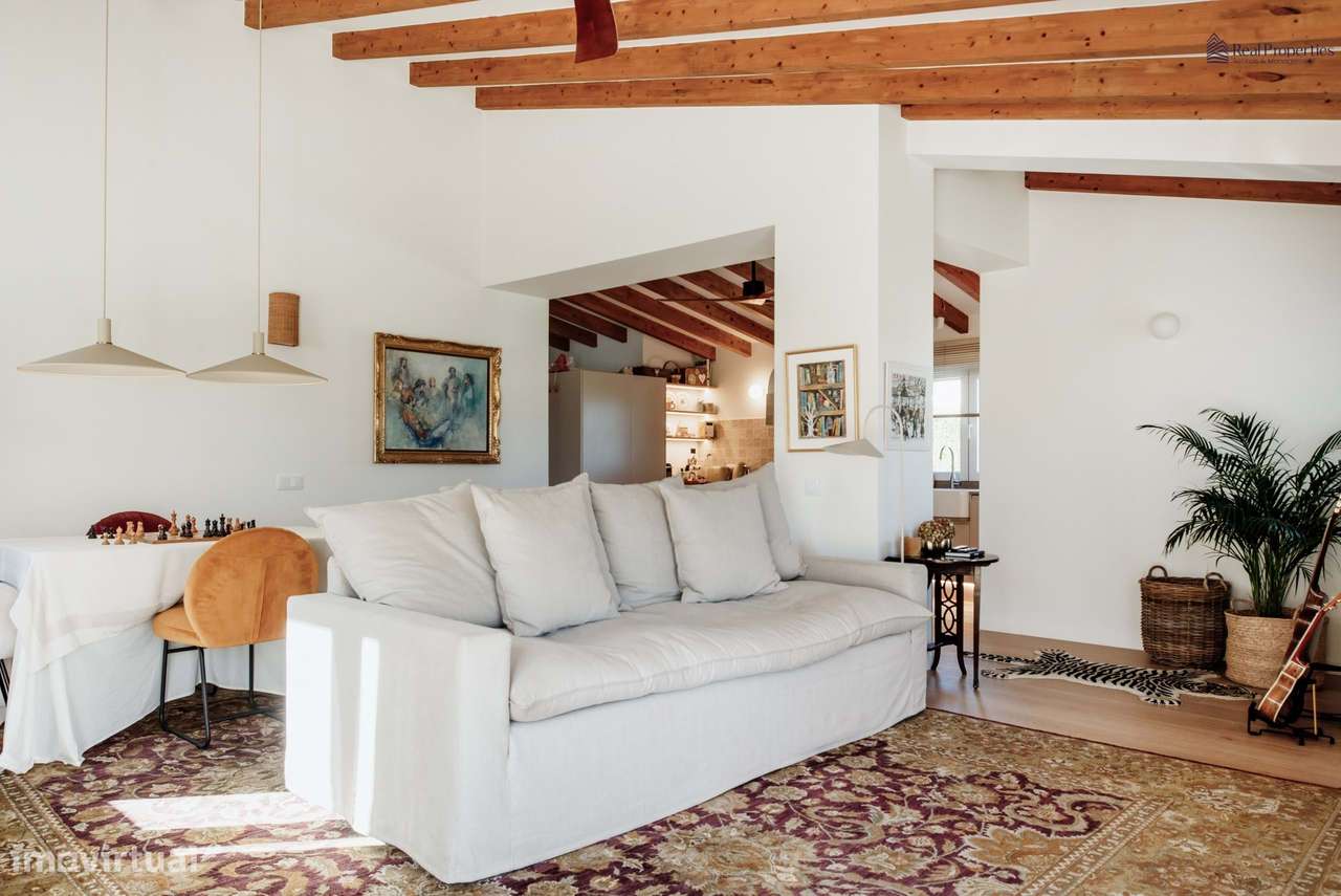 Elegante Moradia T3 Renovada com Vistas Panorâmicas em Alvor-16