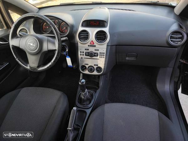 Opel Corsa Outro - 28