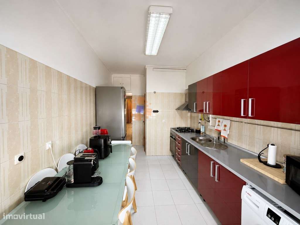 T1 com Áreas de T2 | Remodelado | Varanda | Centro do Feijó-11