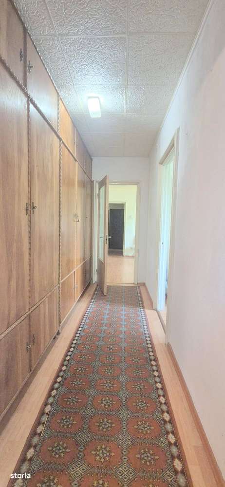 Apartament 4 camere | Etaj 2/4 | Bloc anvelopat | Zonă verde - Imagine principală: 1/7