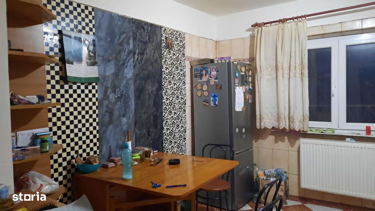 City Mall, Eroii revolutiei,  Padesu Ap 3 cam dec 4/8  hol H-3