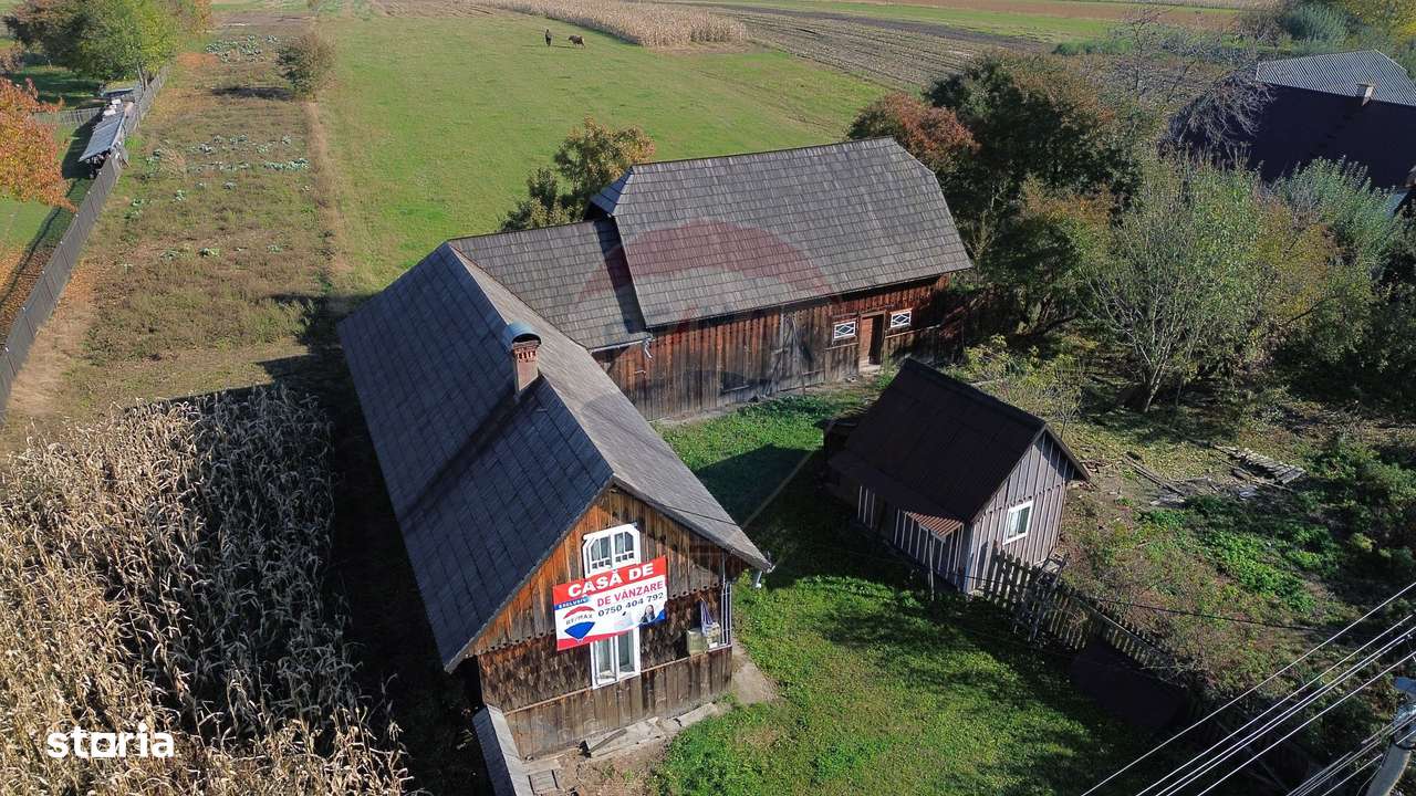 Casă  de vânzare in Horodnic de Jos cu teren de 3900mp - Imagine principală: 4/5