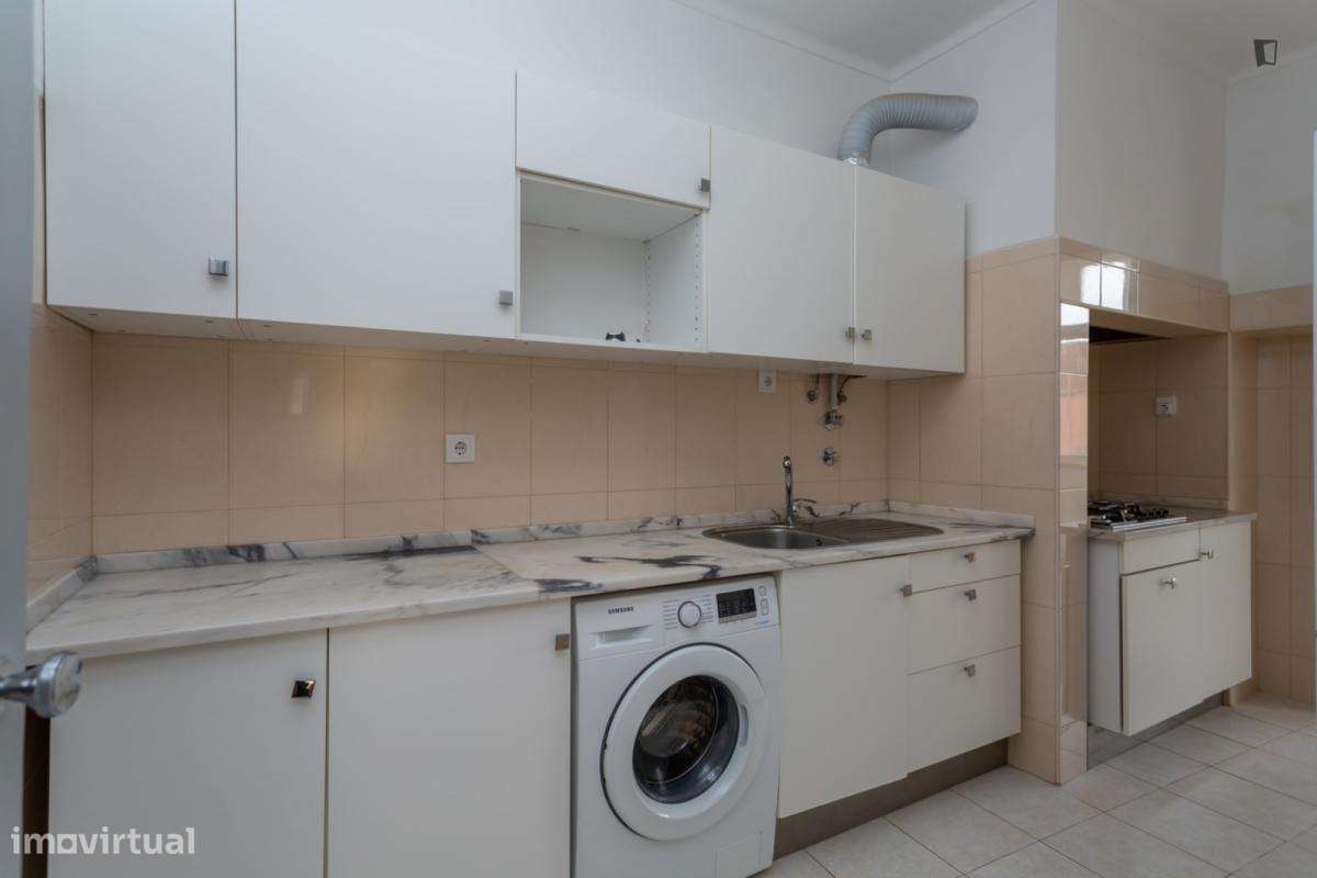 Quarto - localizado em Avenida da Liberdade Lisbon - Grande imagem: 4/8