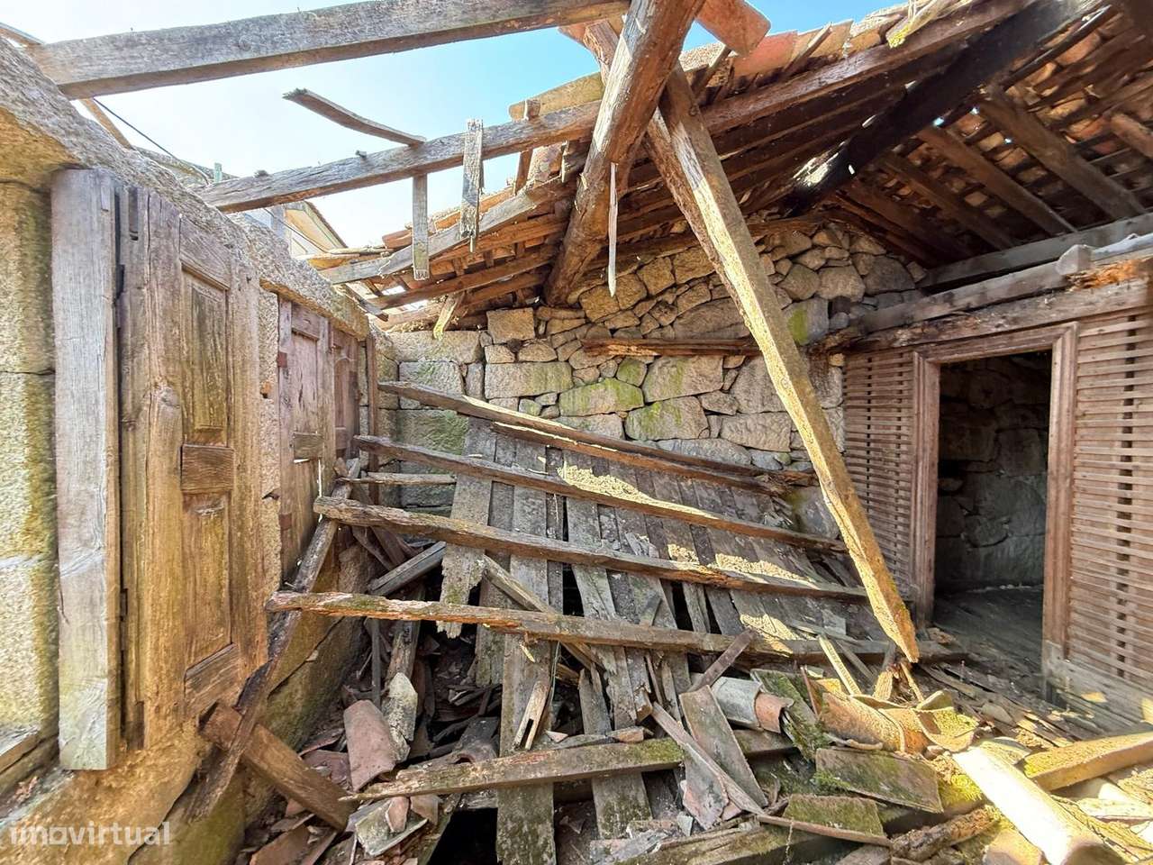 Moradia Devoluta, Viseu, Vouzela, Queirã - Grande imagem: 4/10