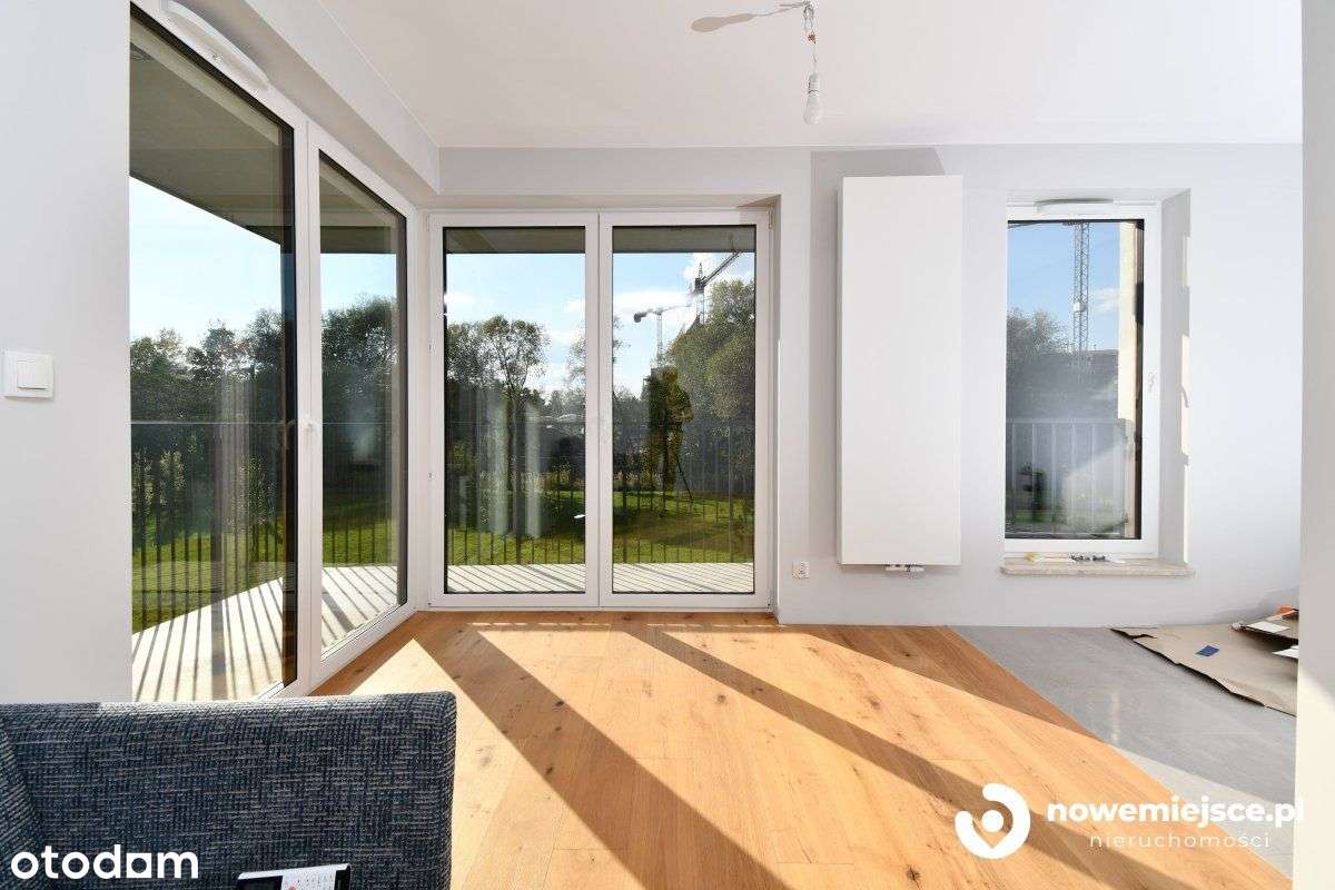 4-pokojowy apartament z tarasem i widokiem na park-5