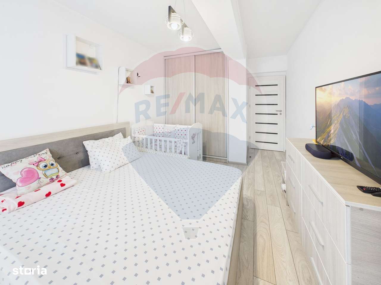 Apartament 3 camere - Titan,  balcon generos și 2 locuri de parcare - Imagine principală: 5/20