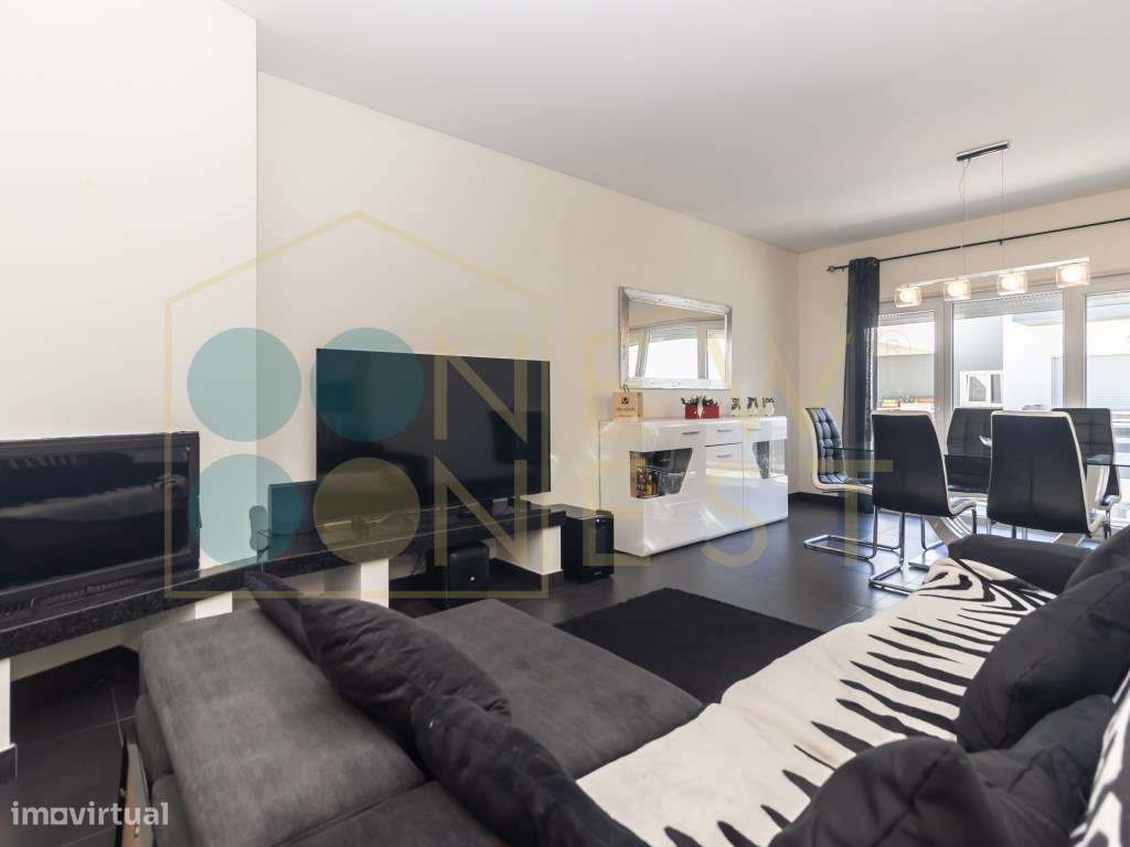 Apartamento T4 com Terraço, 3 varandas, 2 Parqueamentos e Arrecadaç...-6