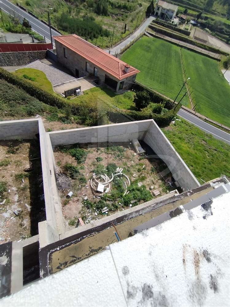 Gaveto em fase avançada de construção-36