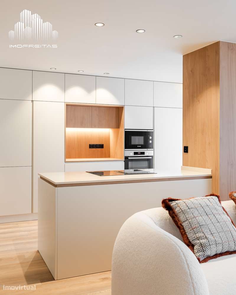 Fantástico T2 com 2 Frentes e com Excelentes Áreas!-26