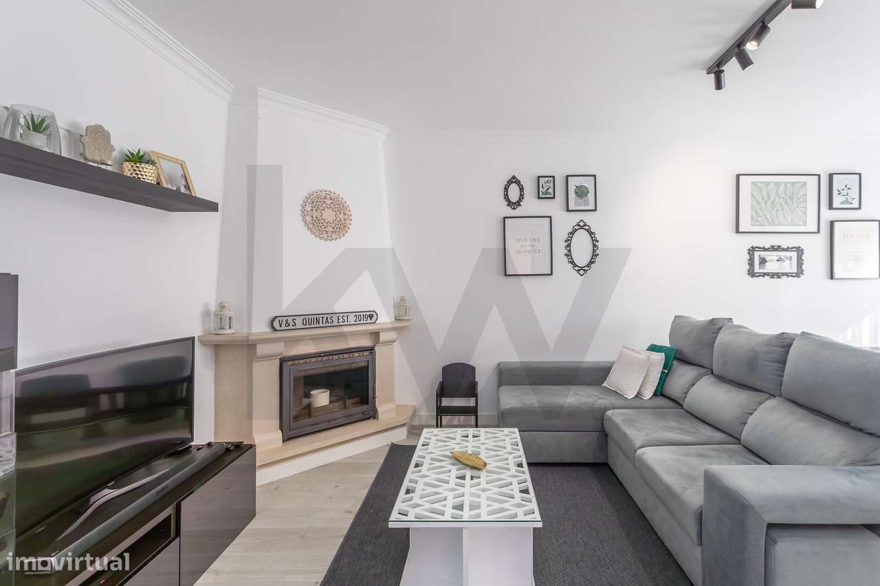 O Seu Novo Refúgio na Avenida de Fitares : T2 renovado e cheio de sol-27