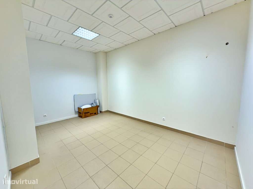 Loja no CENTRO do Cadaval, 145 m2 com montras, em ótimo estado, saí... - Grande imagem: 5/19