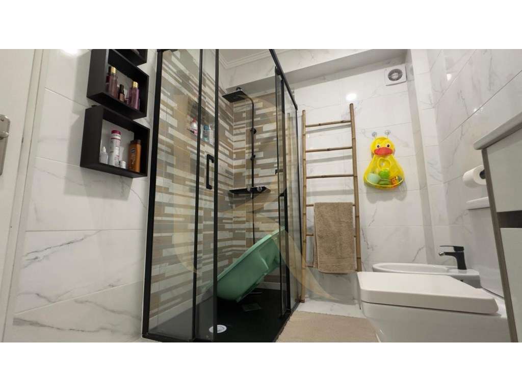 Apartamento T3 com elevador, marquise e arrecadação no Fogueteiro-15