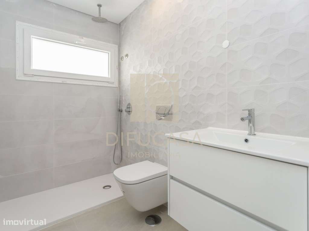 R235 - Moradia Centro de Fernão Ferro-9