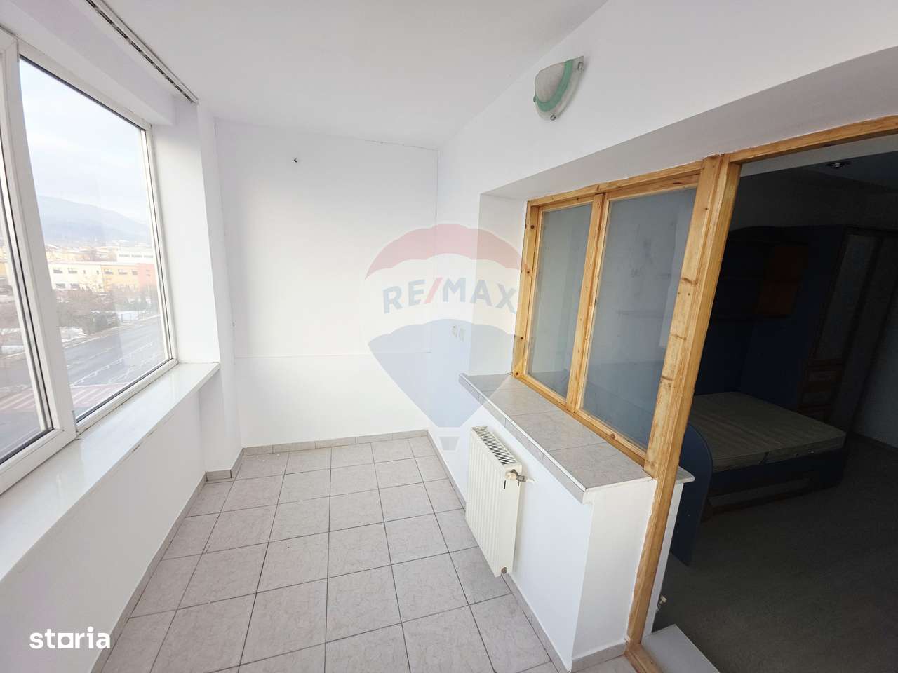 Apartament cu 2 camere de vânzare în zona 1 Mai-7
