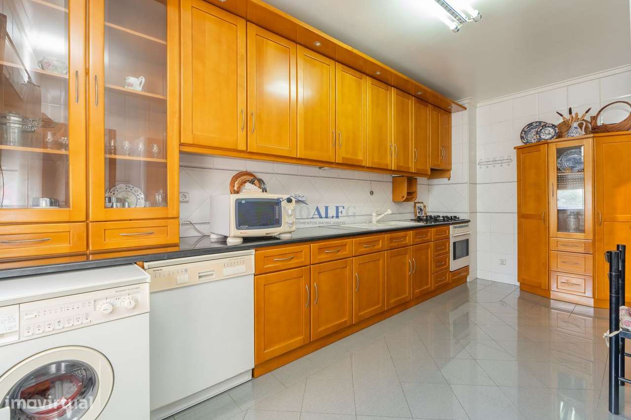 Apartamento T3 em Massamá, junto ao Shopping Center-6