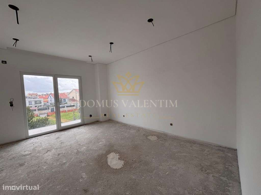 MORADIA GEMINADA -TRIPLEX T4 COM 3 WC
FERNÃO FERRO-18