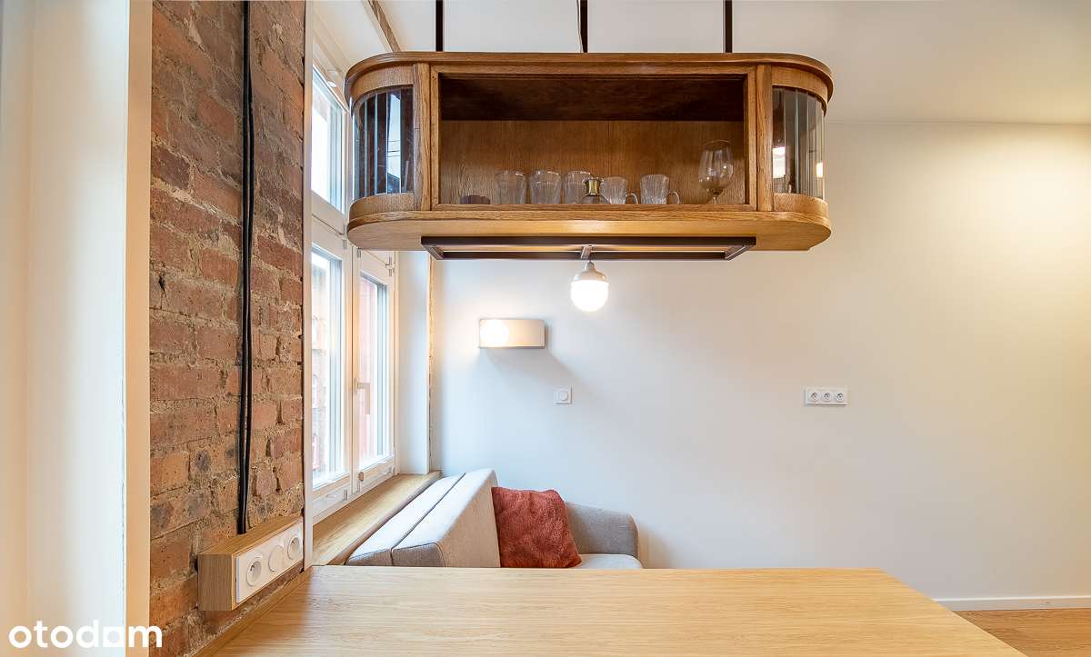 Nietuzinkowa kawalerka na zabytkowym Nikiszowcu-6