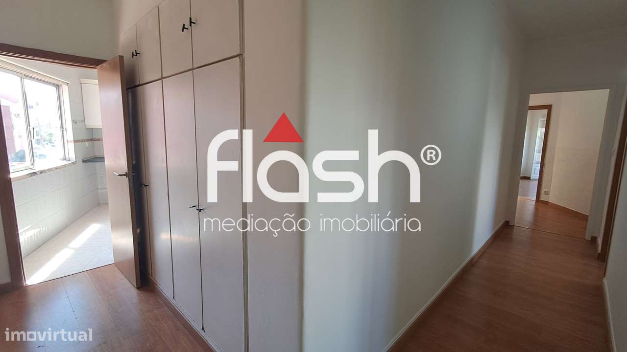 Apartamento T4 nas Mercês-27