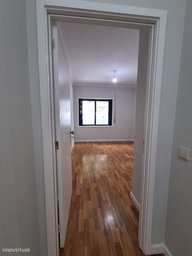Apartamento T1 +1 com 77m² Matosinhos-27