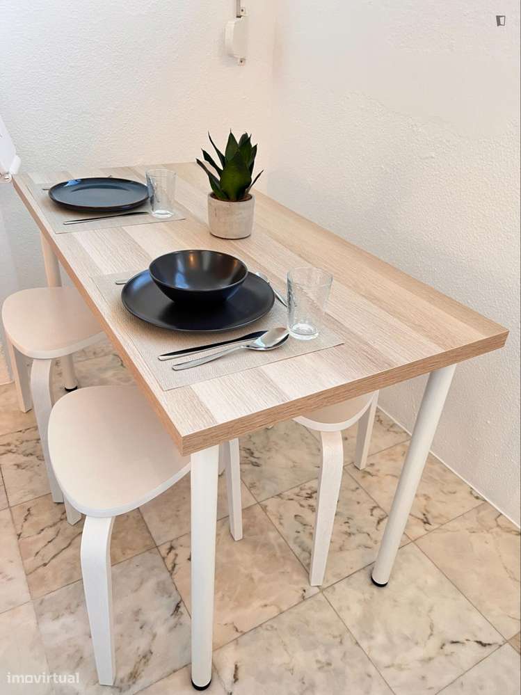 Quarto - localizado em Olivais Lisbon - Grande imagem: 5/15