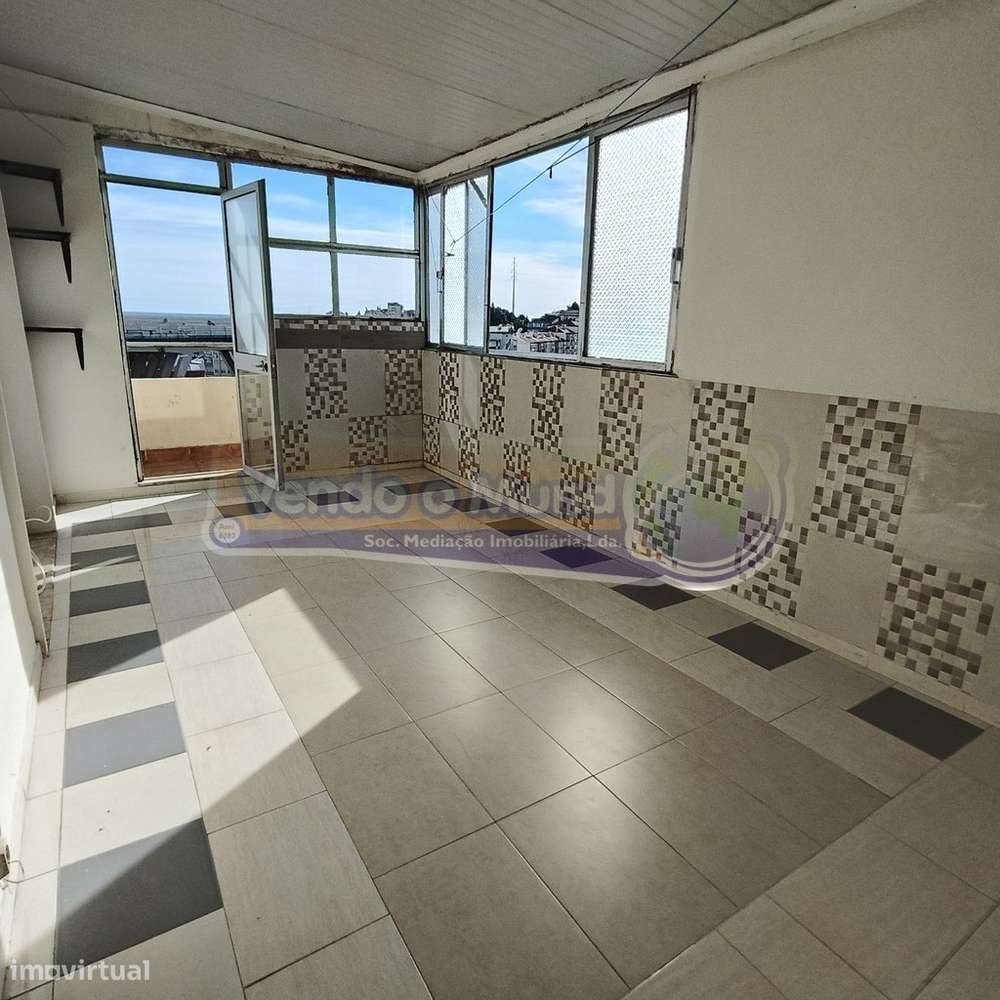 Apartamento T2 em Vila Franca de Xira (VFX123)-7